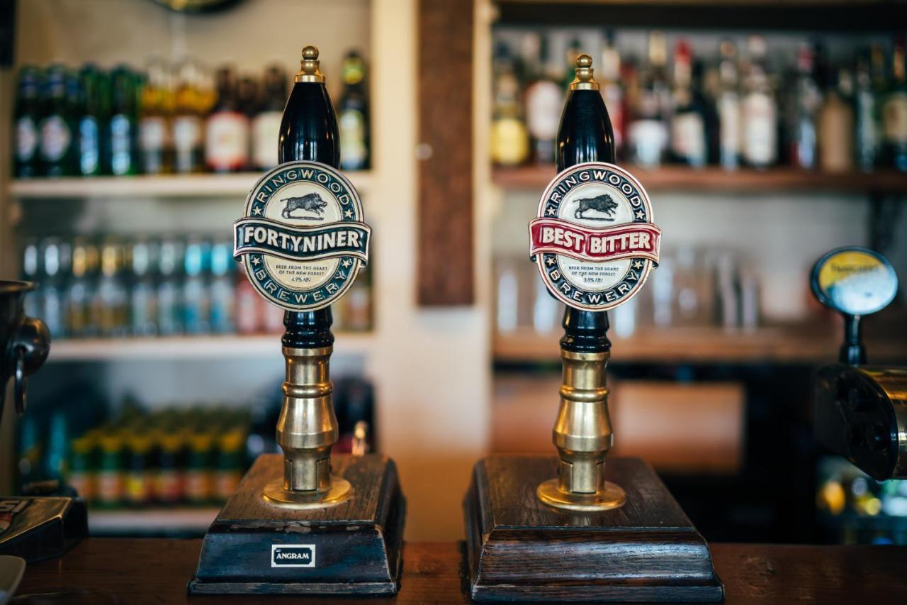 The East End Arms Hotel Lymington Buitenkant foto